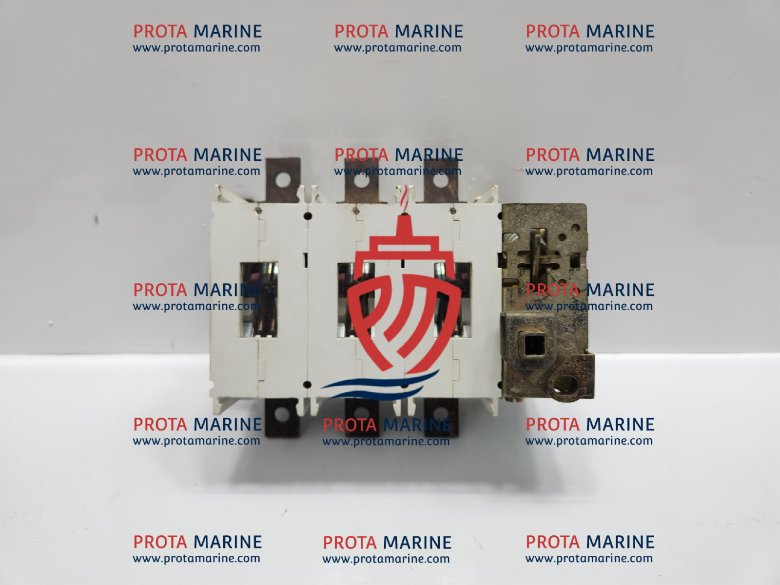 ABB OETL 200K3 Load Break Disconnect Switch 250A | Marine Electrical Supply